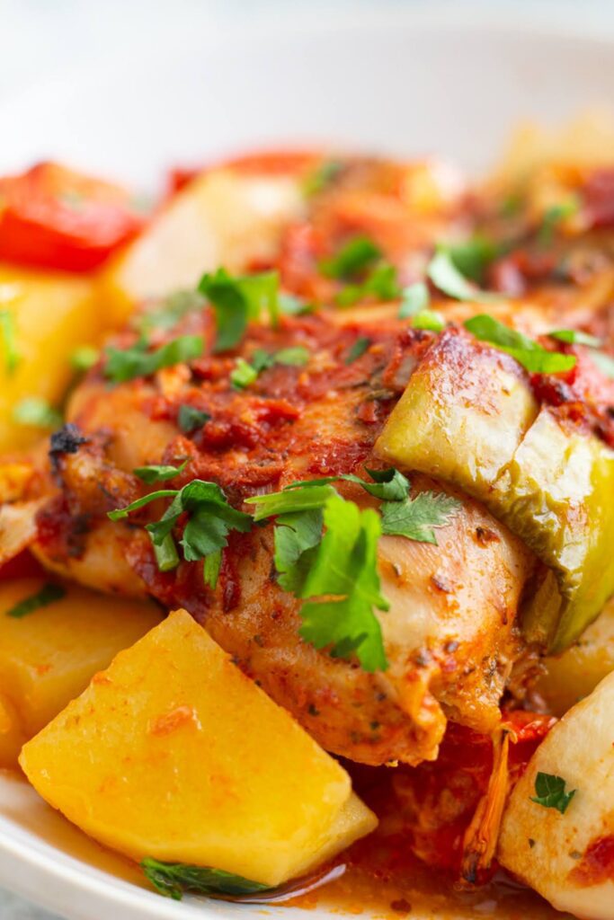 مرغ سوخاری و سبزیجات ترکی